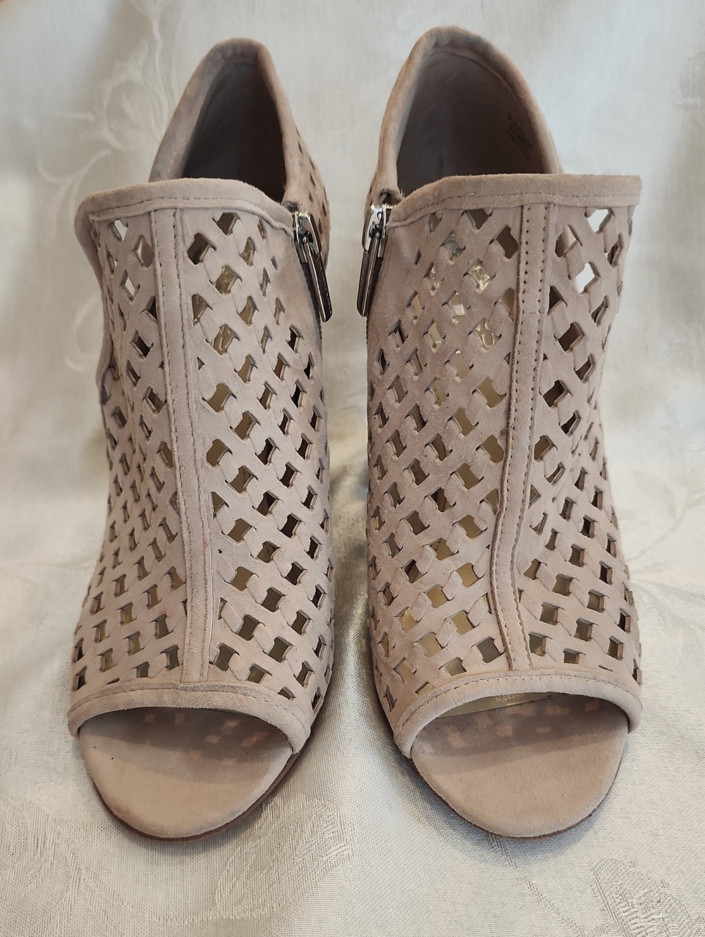 NEW Vince Camuto Taupe Laser-Cut Peep-Toe Booties Size 6.5 [V1]